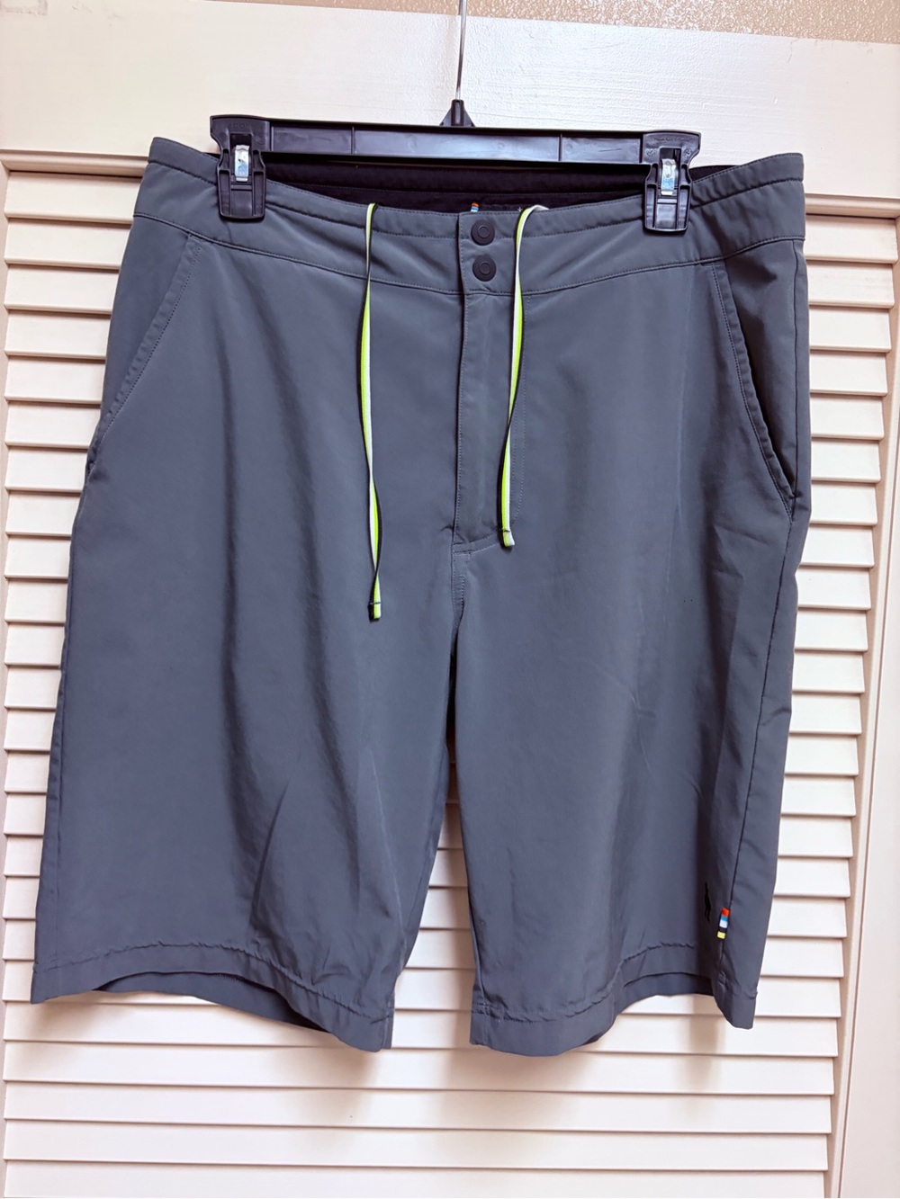 Smartwool Men’s Gray Performance Shorts Medium Merino Wool Blend Stretch Outdoor
